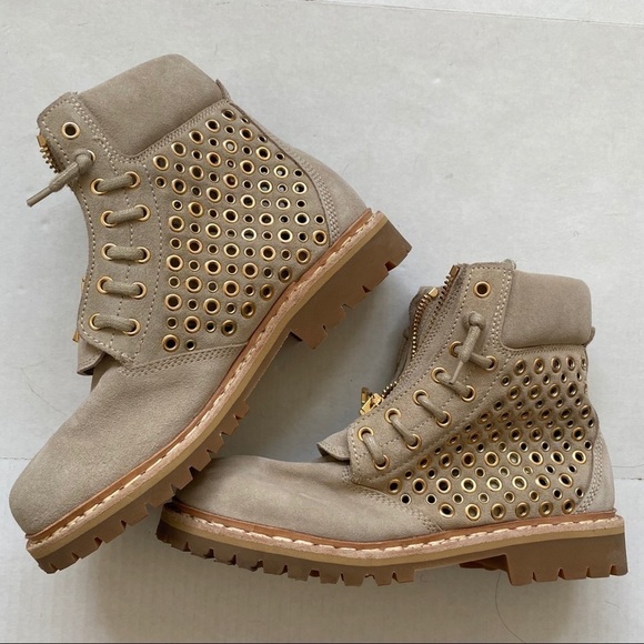 Balmain Beige Tia Suede Grommet Ankle Boots 38.5 - Picture 5 of 9